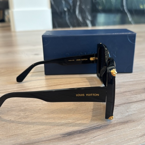 Louis Vuitton women Sunglasses - Picture 3 of 12